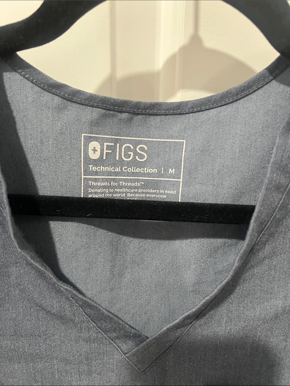 Figs Technical Collection Slate-Blue Scrub Top (Medium) and Pants (M-Petite) Set - Picture 4 of 7